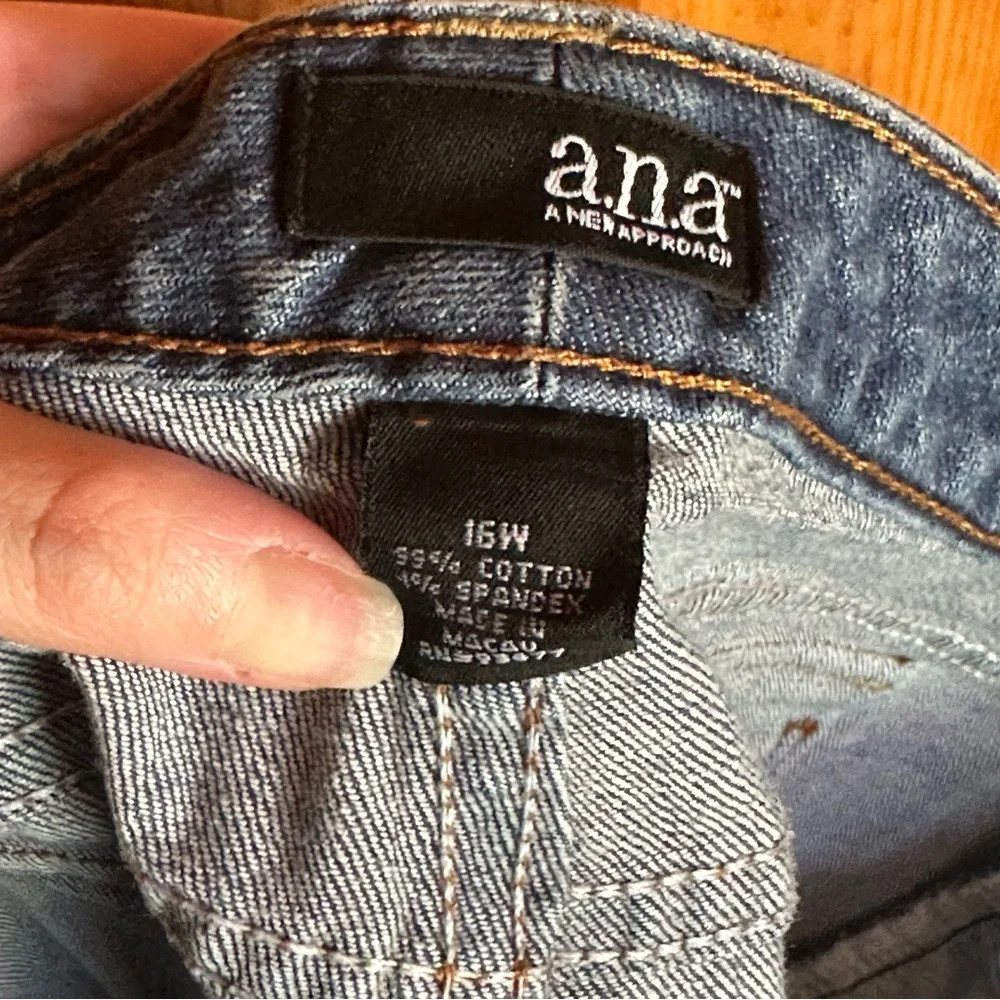A.N.A. Blue Denim Shorts - Picture 5 of 5